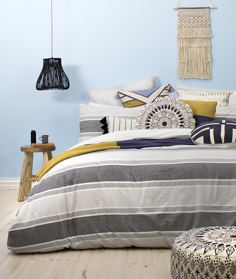 Bambury Super King Quilt Cover Set (Peri) image