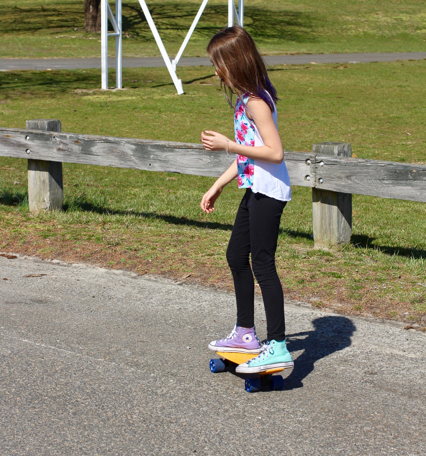 Mini Cruiser Skateboard - Purple/Yellow image