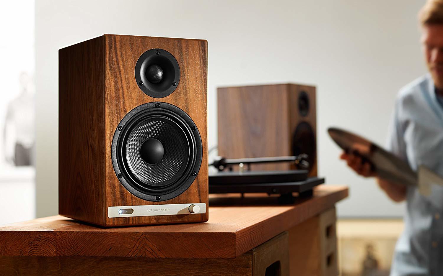 Audioengine HD6 Wireless Bookshelf Speakers Walnut