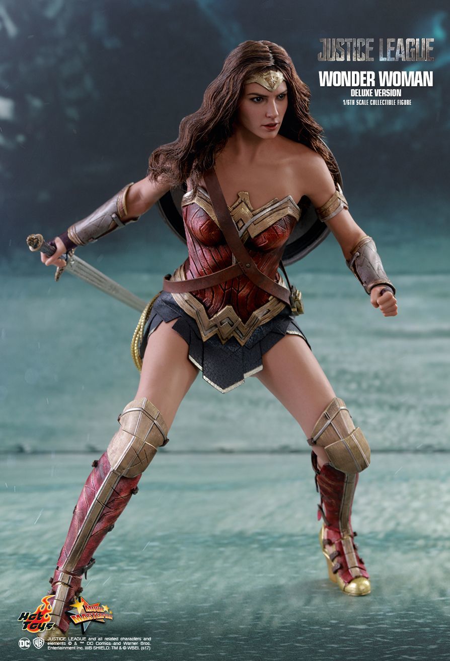 Justice League: Wonder Woman - 12" Deluxe Figure image