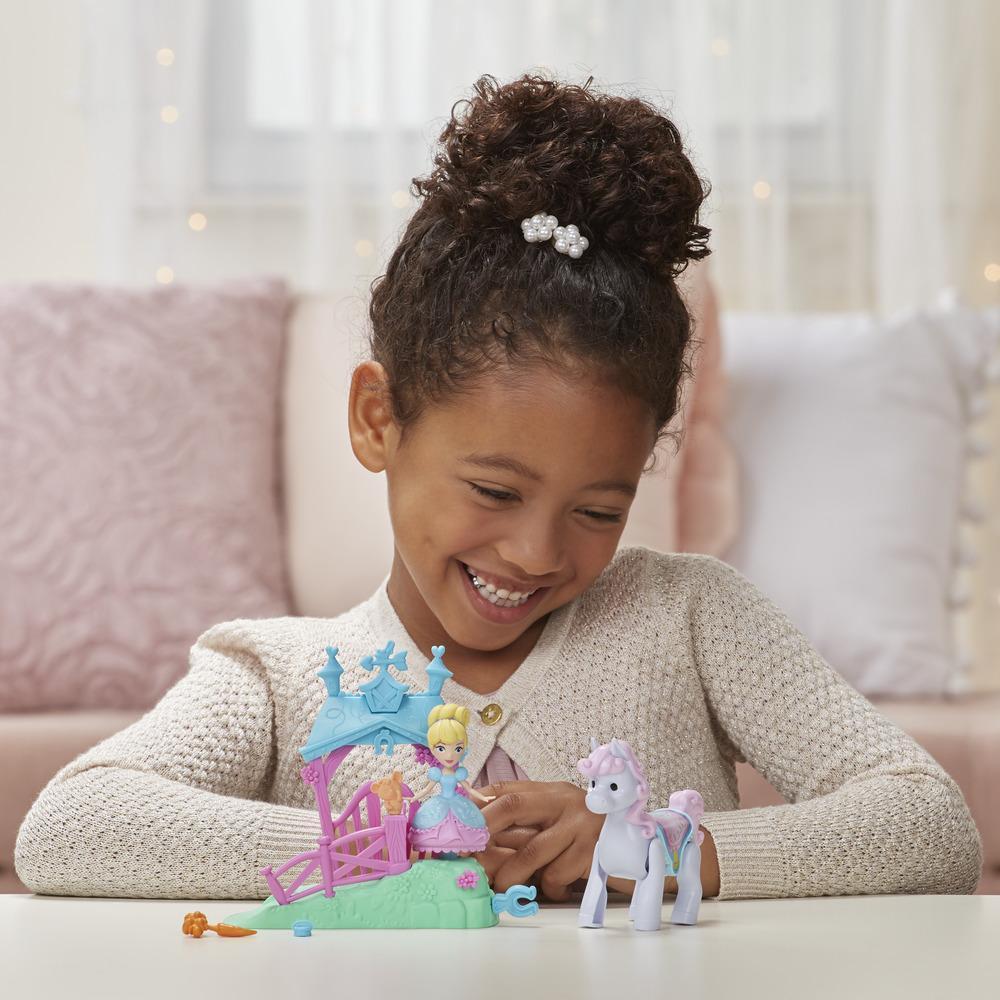 Pony Ride Stable - Magical Movers Playset image