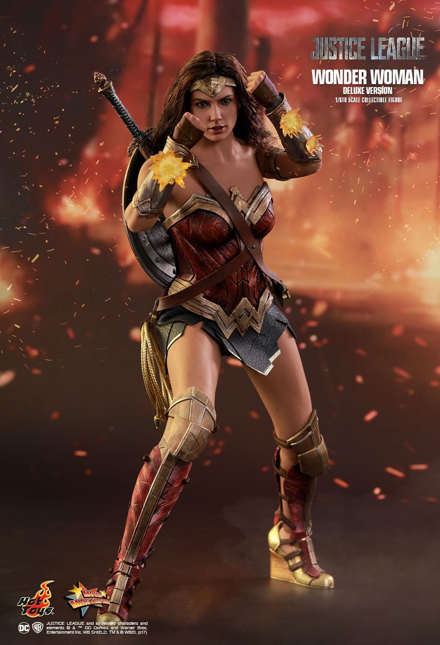 Justice League: Wonder Woman - 12" Deluxe Figure image