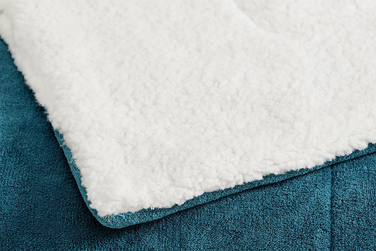 Ovela Reversible Sherpa Fleece Throw Blanket (Teal, Queen/King) | at Mighty  Ape NZ