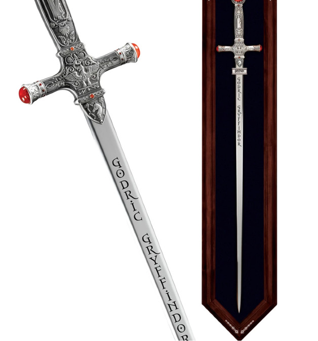 Harry Potter: Premium Replica - The Godric Gryffindor Sword