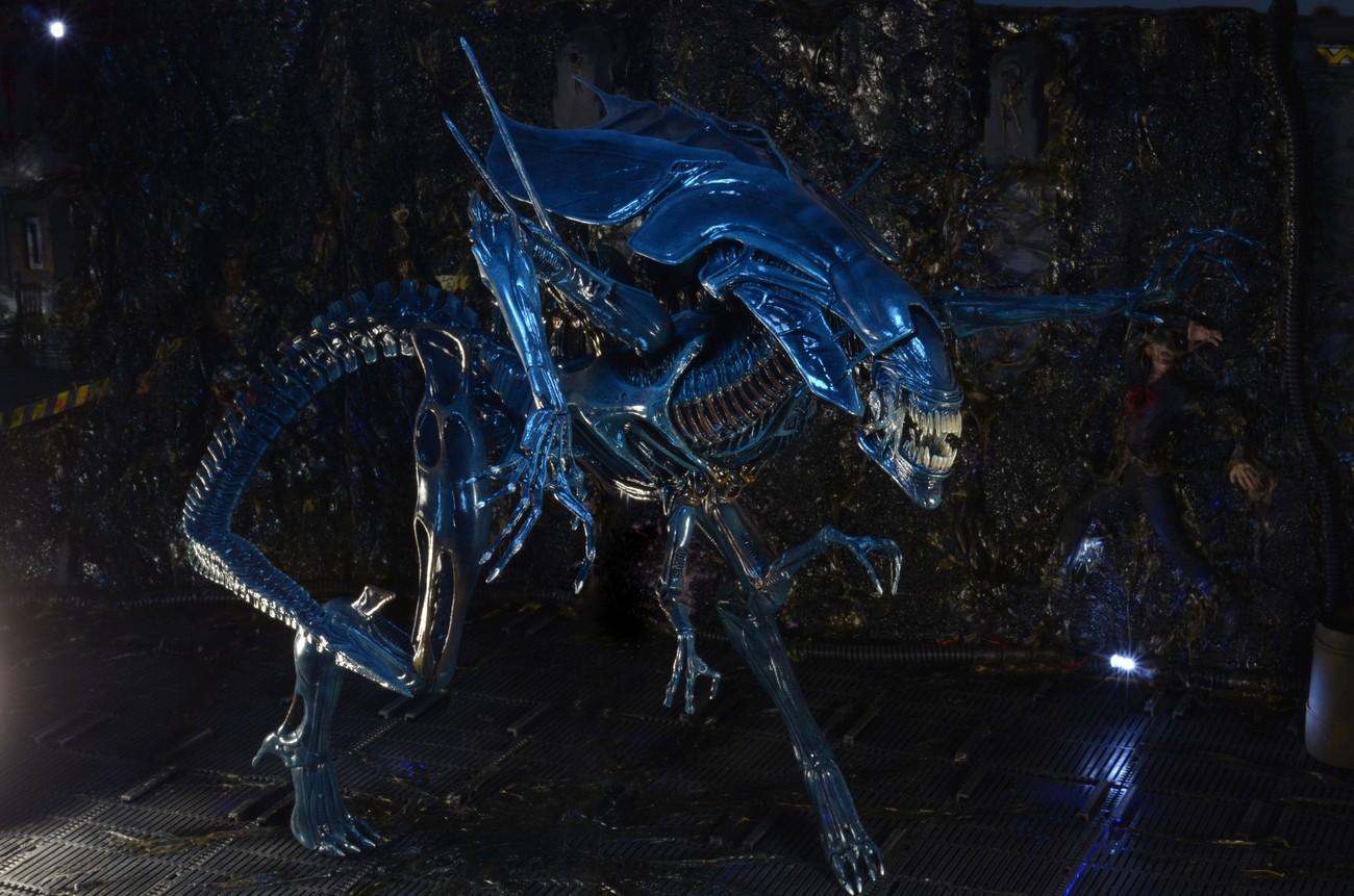 Aliens: Xenomorph Queen - Deluxe Action Figure image
