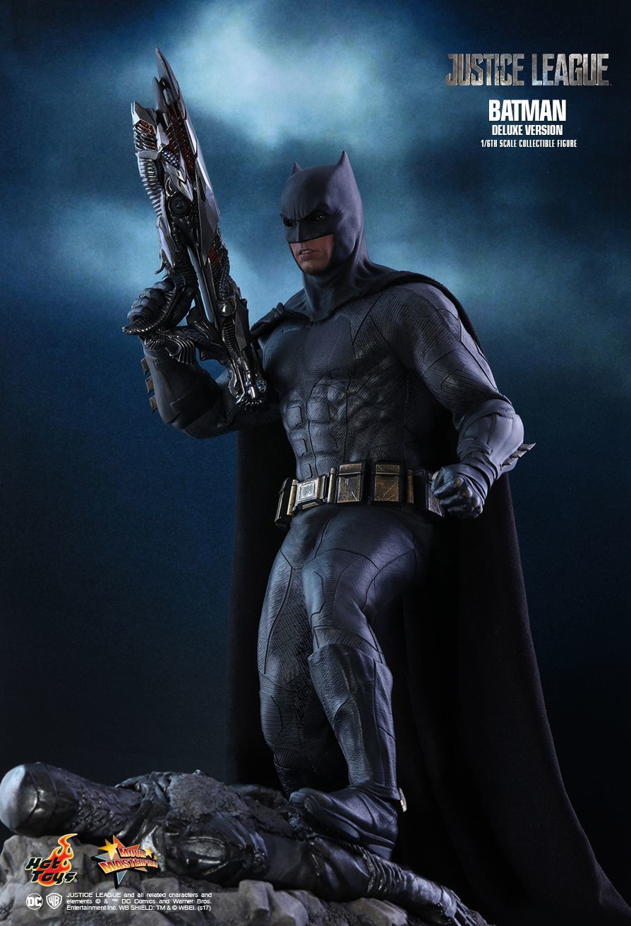 Justice League - Batman (Deluxe Edition) - 12" Articulated Figure image
