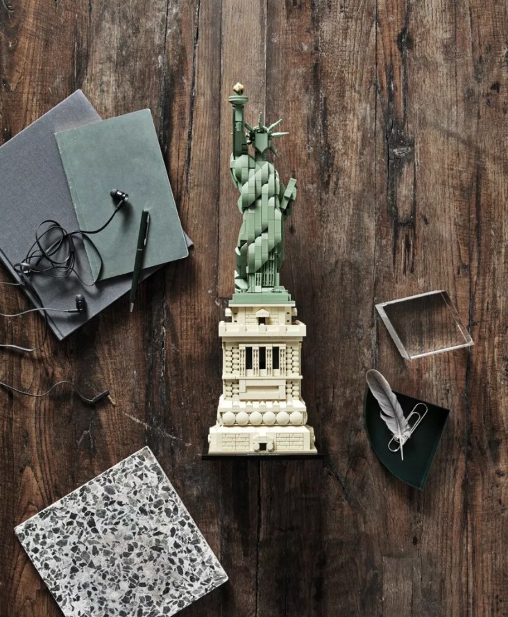 LEGO Architecture: Statue of Liberty (21042) image