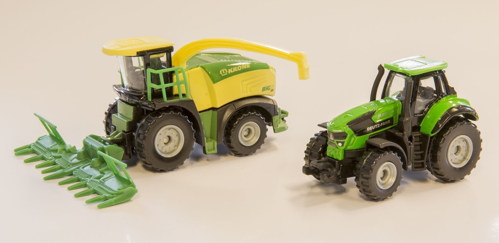 Majorette: Farm Playset - (Harvester & Tractor) image