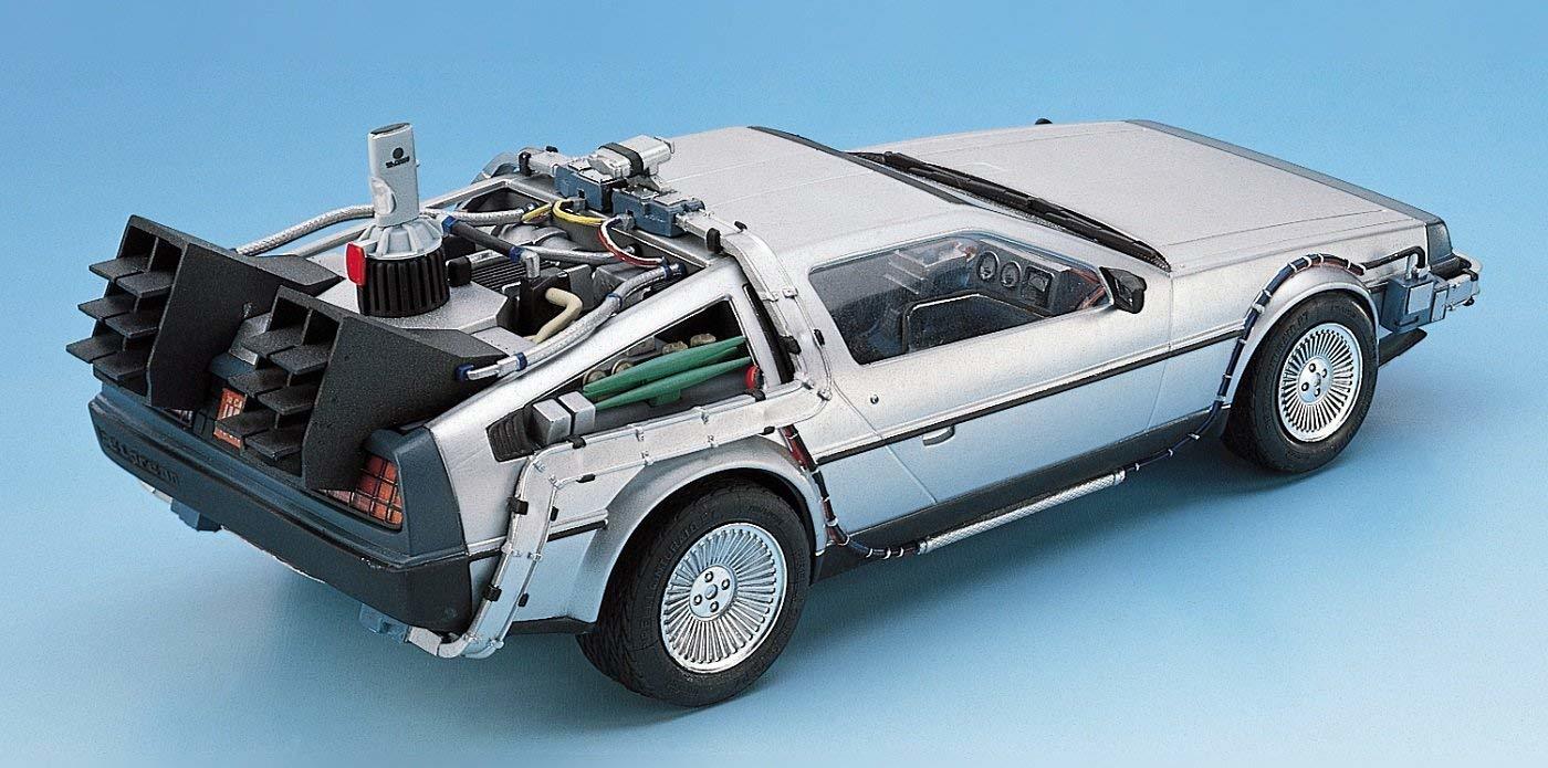 Back To The Future Part 2: 1/24 Delorean - Model Kit